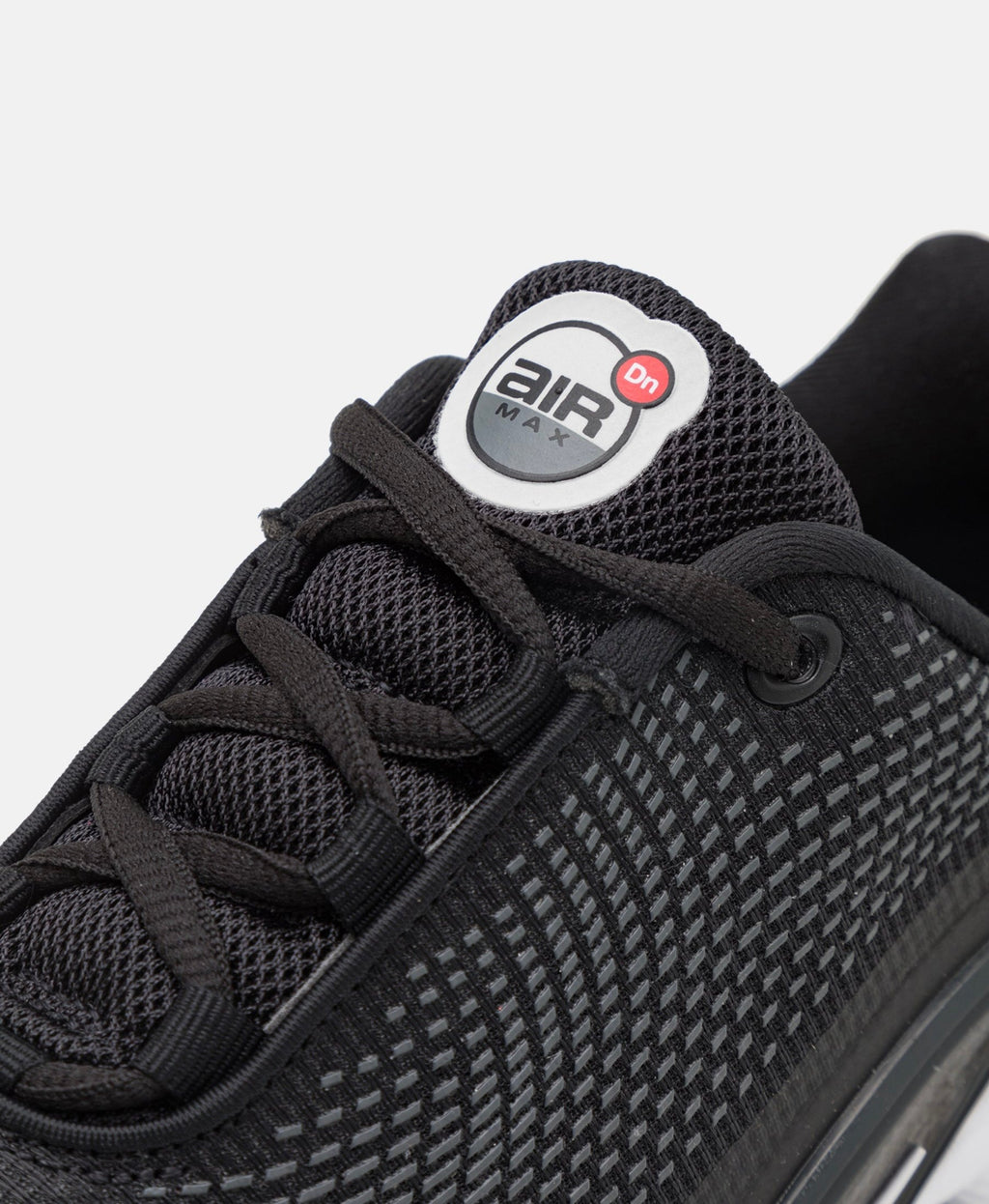 Nike Air Max Dn dans son coloris classique Panda (Black / White / Cool Grey / Pure Platinum).