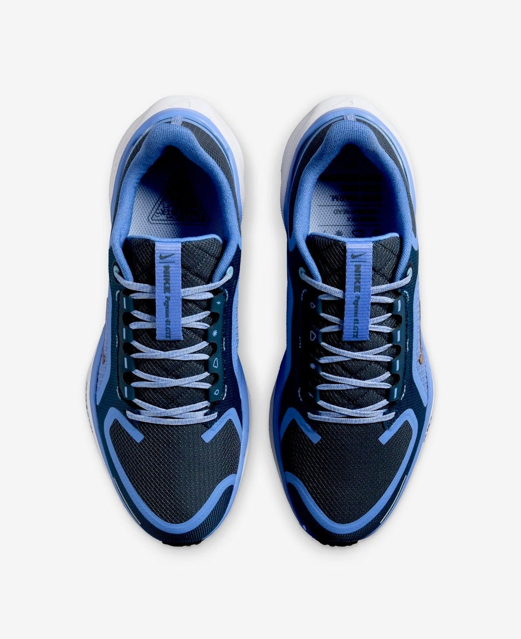 Cette image présente la Nike Air Zoom Pegasus 41 GORE-TEX, un modèle spécialement conçu pour le running sur route par temps humide ou hivernal