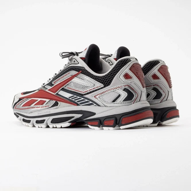 Reebok Premier Road Ultra "Red Metallic" (parfois issues de la ligne haut de gamme Reebok LTD ou de collaborations spécifiques).