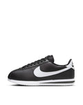 Nike Cortez dans son coloris classique noir et blanc