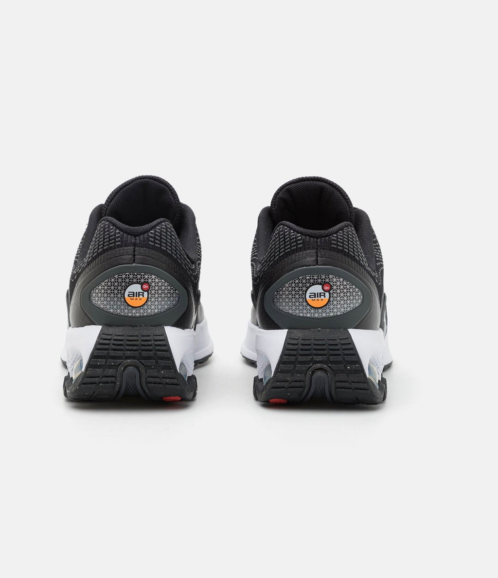 Nike Air Max Dn dans son coloris classique Panda (Black / White / Cool Grey / Pure Platinum).
