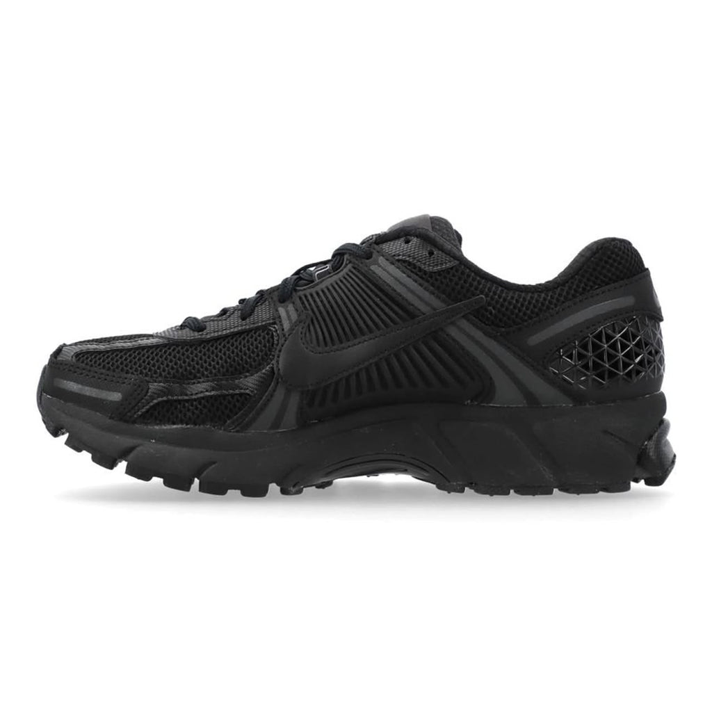 Nike Zoom Vomero 5 "Triple Black"
